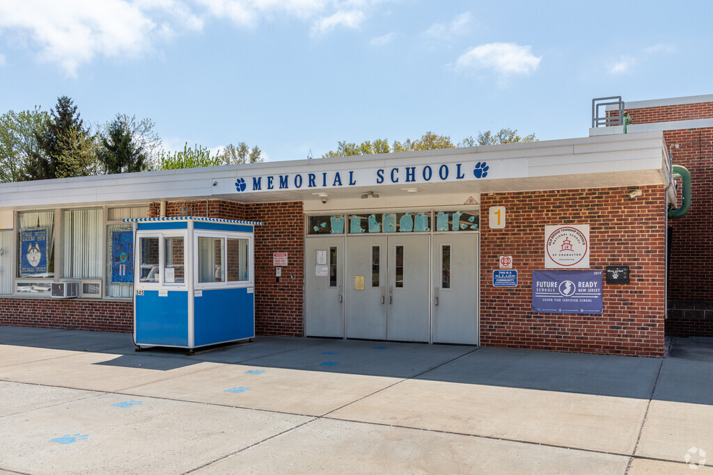 Memorial Elementary School is serving students in the Laurence Harbor neighborhood.