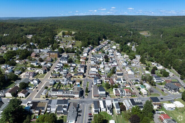The diverse and colorful architecture of New Philadelphia enhances the community’s visual appeal and character.