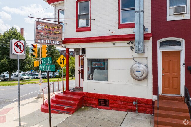 Antojitos Restaurant is a favorite in Sixth Ward.