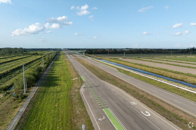 Valencia Reserve residents can access many major roads and highways, such as the 441.