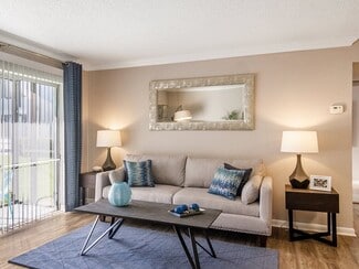 401 Monument Rd, Jacksonville, FL 32225