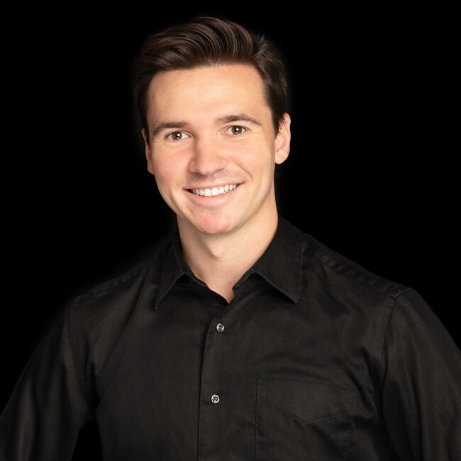 Agent Photo