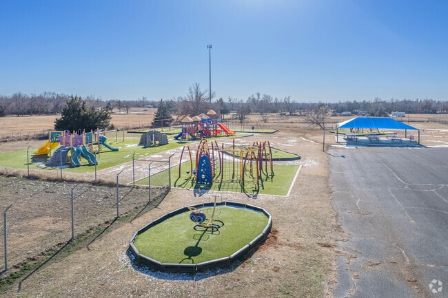Mustang Lakehoma Elementary School