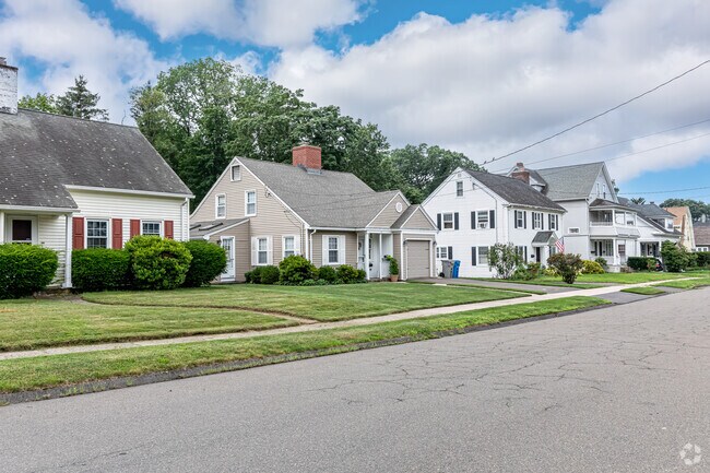 Federal Hill features a wide variety of home sizes and styles.