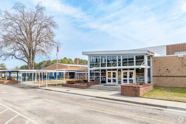 West Oxford Elementary School welcomes students of Granville County.