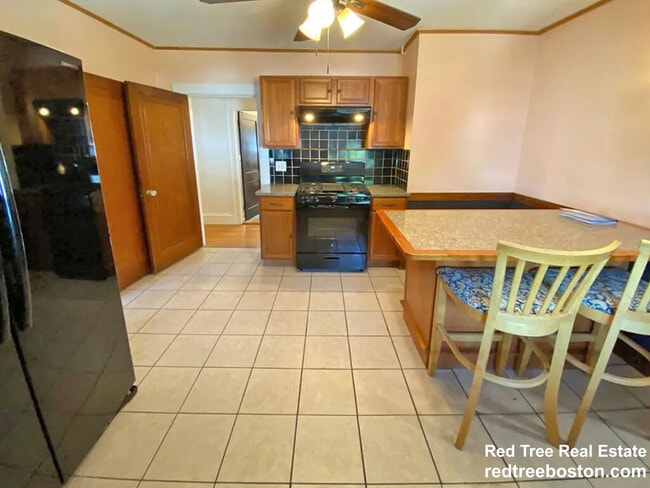 404 Mount Auburn St unit 1, Watertown, MA 02472 - photo 3