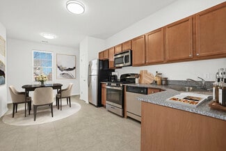 1800 Fir Ct, Somerset, NJ 08873
