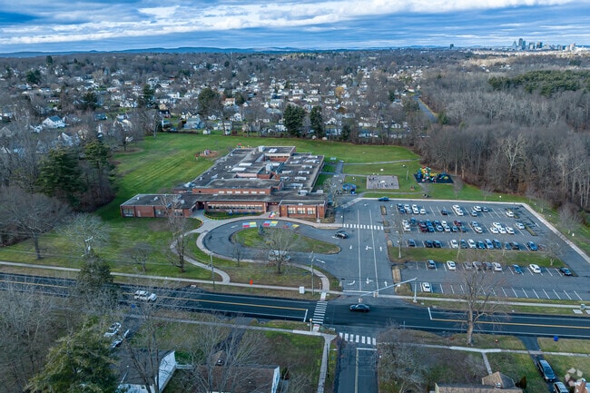 Emerson-Williams School has a teacher student ratio of 15:1.