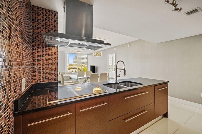 Icon Brickell Tower 2 unit 402, Miami, FL 33131 - photo 6