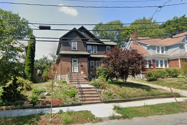 203 Ellery Ct unit 1, Chestnut Hill, MA 02467 - photo 2