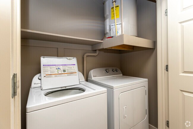 Shadow Lake Square, Papillion, NE 68046 - photo 6