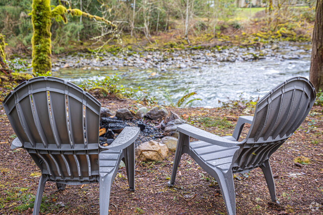 Ellisville residents are lucky to be so close to the Snoqualmie river.