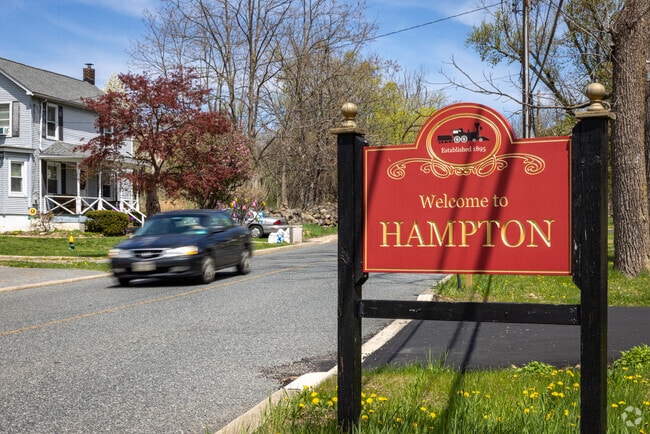 Located on the banks of the Musconetcong River, Hampton was first settled in 1800 and established in 1895.