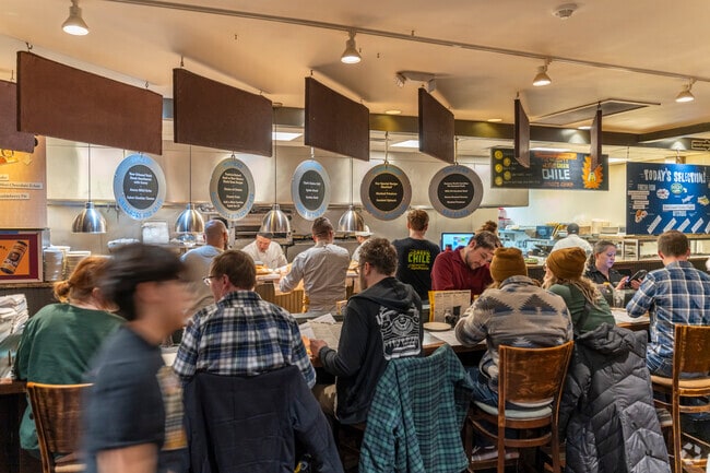 Hollywood Park locals head to Zingerman's Roadhouse for an award-winning barbecue.