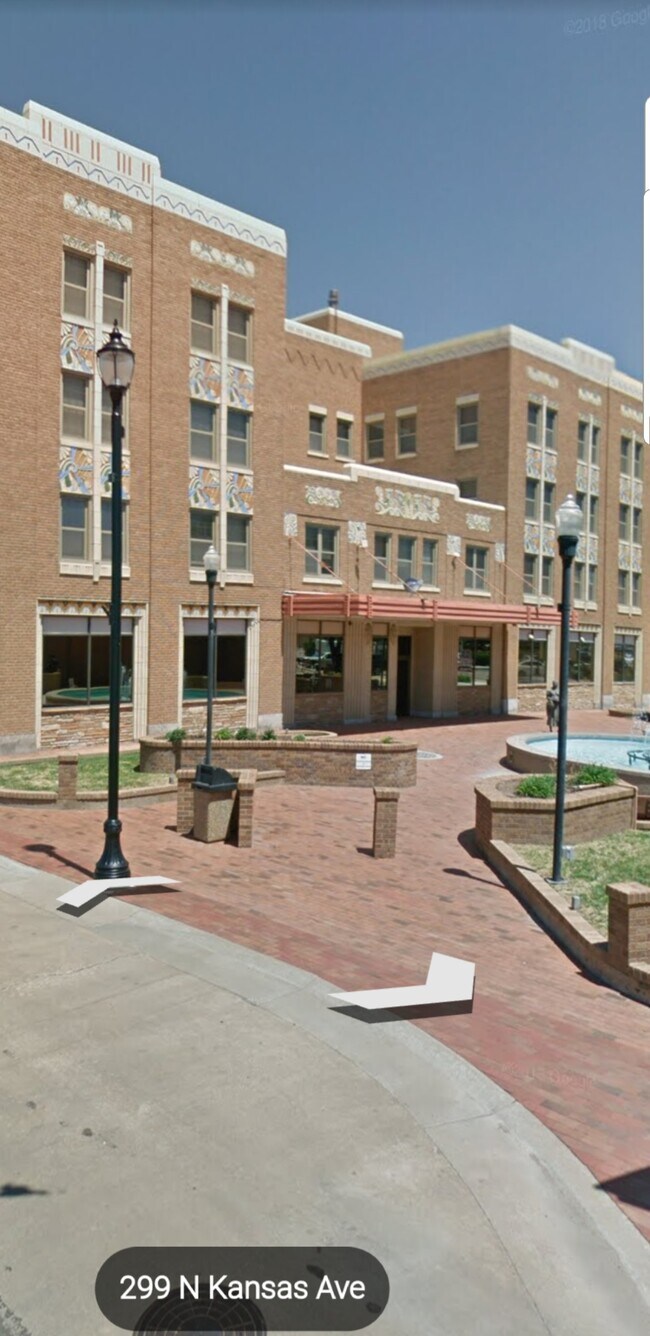 303 N Kansas Ave, Liberal, KS 67901