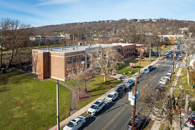 Stony Brook Elementary School, located in North Plainfield, has 233 students in grades PK, K-4.
