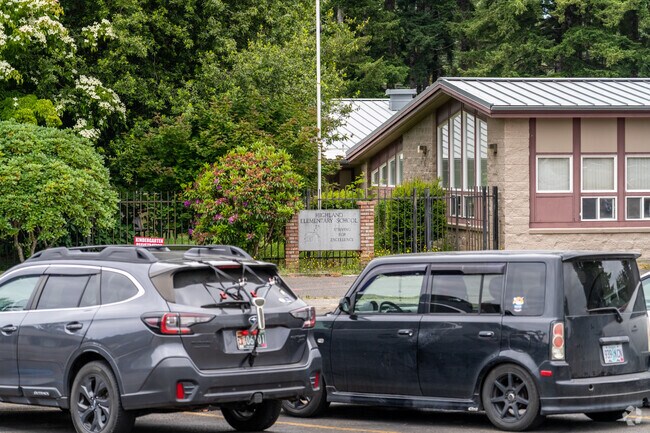 Highland Elementary School serves students in Reedsport.