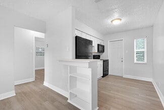 746 SW 4th St, Dania Beach, FL 33004