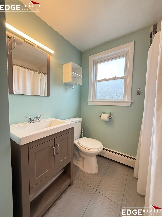 110 Pine Hill Cir unit 4, Waltham, MA 02451 - photo 6