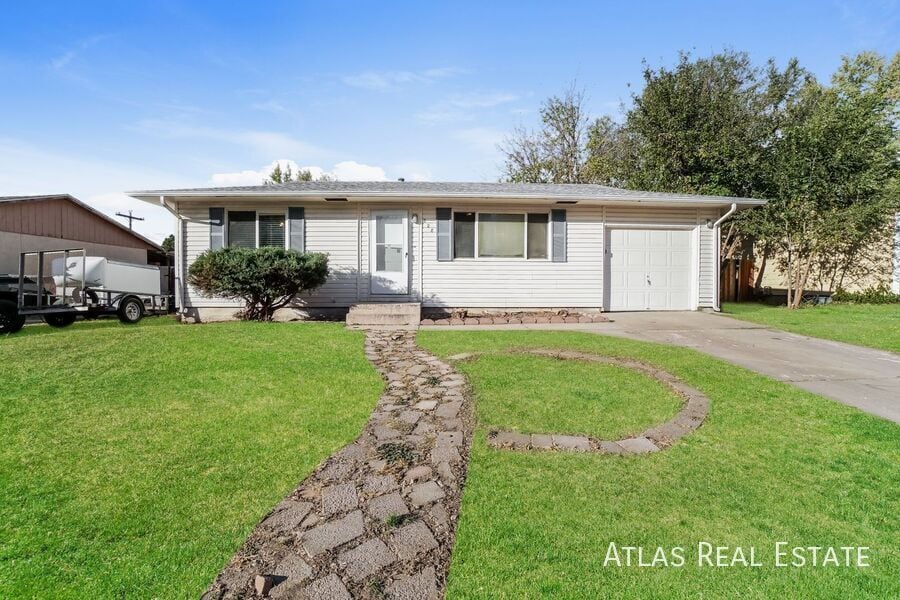 828 Querida Dr, Colorado Springs, CO 80909 - photo 1