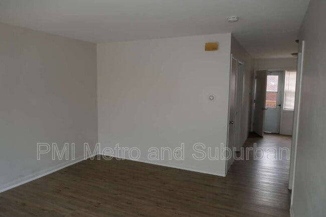 748 E 5th Ct, Des Plaines, IL 60016 - photo 4