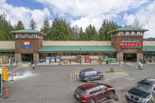 Lake Bosworth residents head to IGA for all their grocery needs and more.