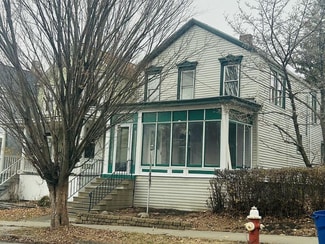 97 3rd Ave, Rensselaer, NY 12144