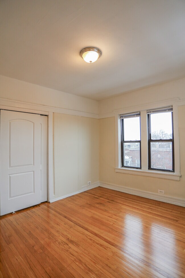 7445 N Greenview Ave unit 318, Chicago, IL 60626 - photo 7