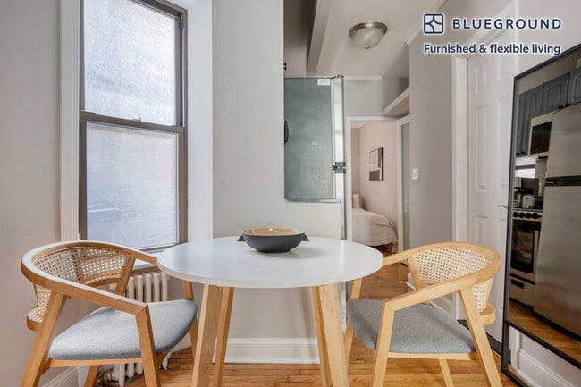 52 Barrow St unit FL3-ID1275, New York, NY 10014 - photo 7