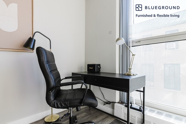 5600 N Sheridan Rd unit FL4-ID923, Chicago, IL 60660 - photo 4