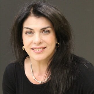 Liz Benuscak