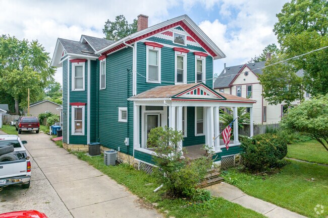 A beautiful Colonial Revival home reflects the popular style in McCarty Burlington.