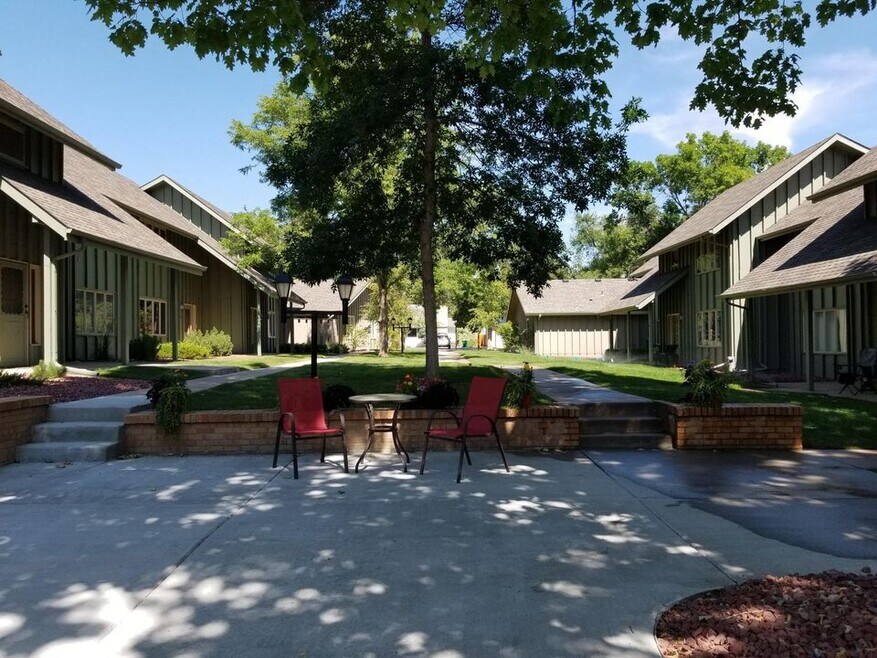 1818 Indian Meadows Ln unit 1818, Fort Collins, CO 80525 - photo 1