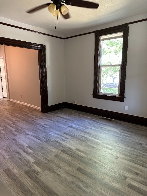 929 Redfield St, La Crosse, WI 54601 - photo 4