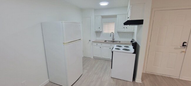 14324 Eagle Pass St unit 3, Houston, TX 77015 - photo 6