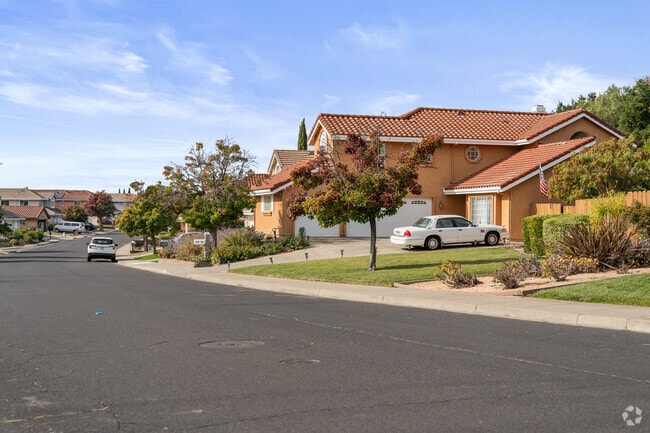 Somerset Highlands has many housing options for any budget.