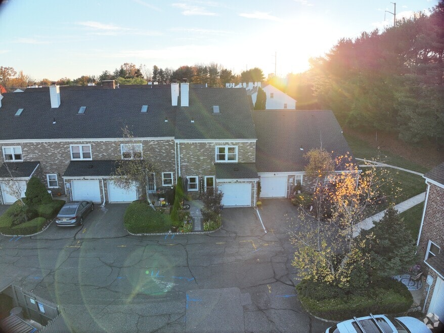 23 Burnham Ct, Scotch Plains, NJ 07076 - photo 2