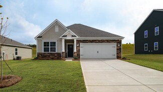 736 14th Ave NE, Hickory, NC 28601