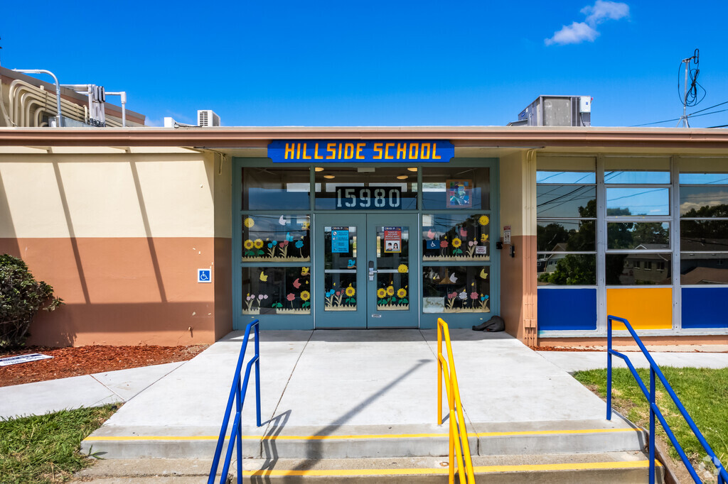 Hillside Elementary is located in Ashland, San Leandro CA.