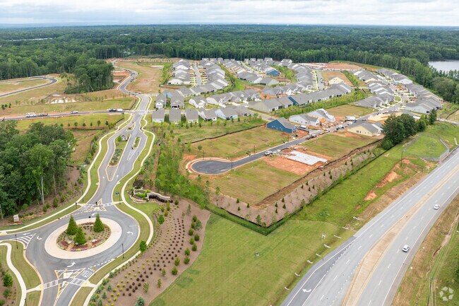 Cresswind at Spring Haven is an exceptional 55-plus community that seamlessly connects to the vibrant East Newnan neighborhood.