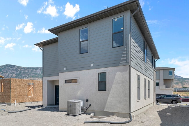 575 N Buffalo Grass Ln, Lindon, UT 84042 - photo 3