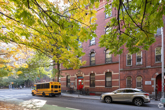Keswell School - Lower East Side's hub of learning and growth.