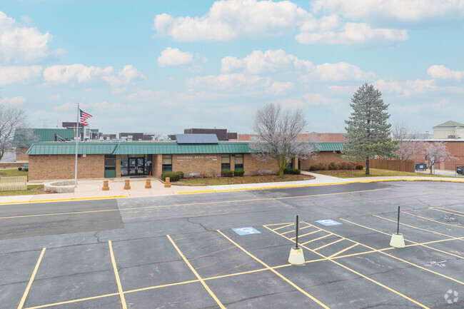 Gooding Grove School has approximately 413 students from grades 1st- 4th.