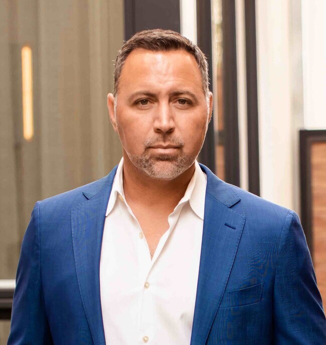 Agent Photo