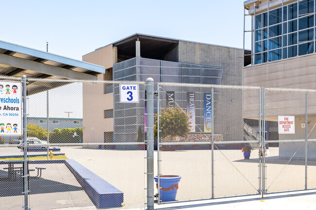Prairie Vista Middle School in Hawthorne, CA has a great arts program.