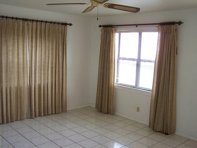 321 W Rocalla Ave, Ajo, AZ 85321 - photo 4