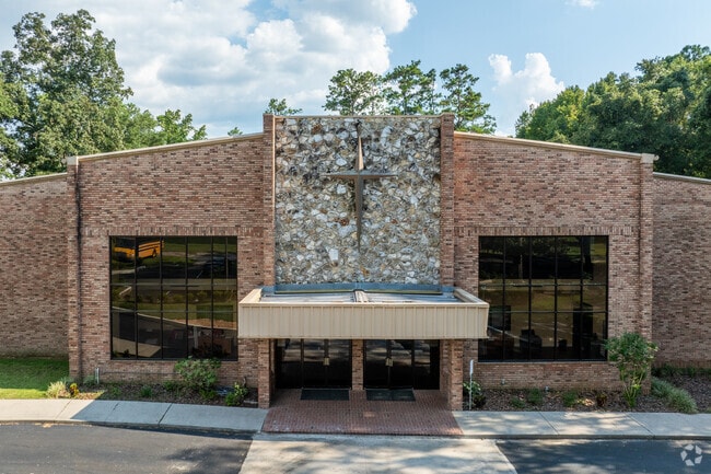 Westwood Hills Christian School provides private education to Gainesville.