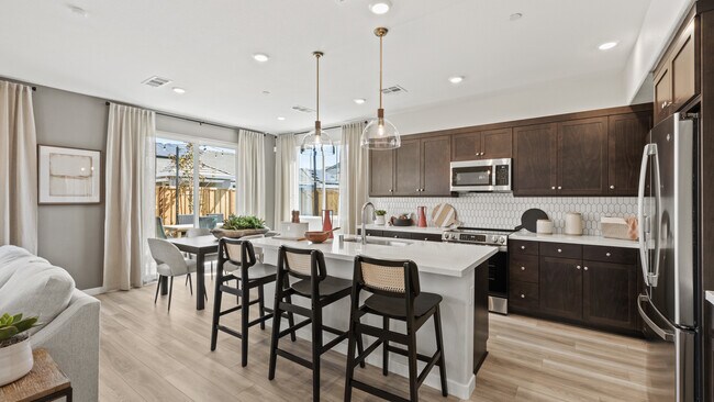 1030 Mansfield St, Vacaville, CA 95687 - photo 4