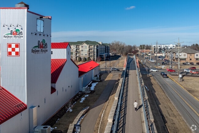 The Hardwood Creek Trail runs through Forest Lake.