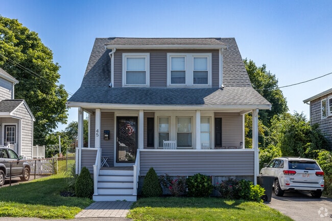 Bungalow style homes are just one of many types of architecture you will see in Houghs Neck.